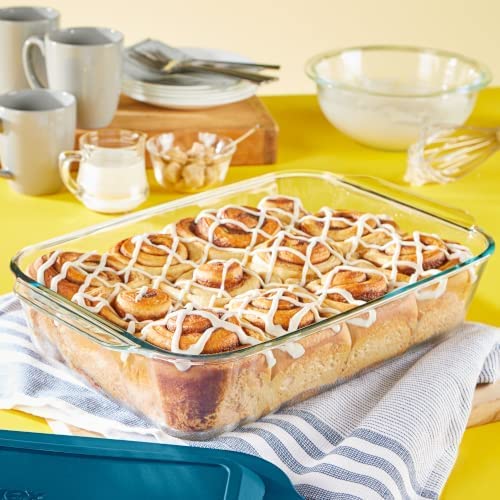 Pyrex Deep 9x13-Inch Glass Baking Dish with Lid, Deep Casserole Dish, Glass Food Container, Oven, Freezer and Microwave Safe, Clear Container